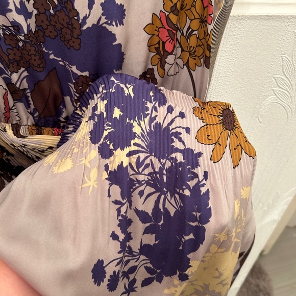 Beautiful Floral Silk Liu Jo Dress in size L - Picture 2 of 6